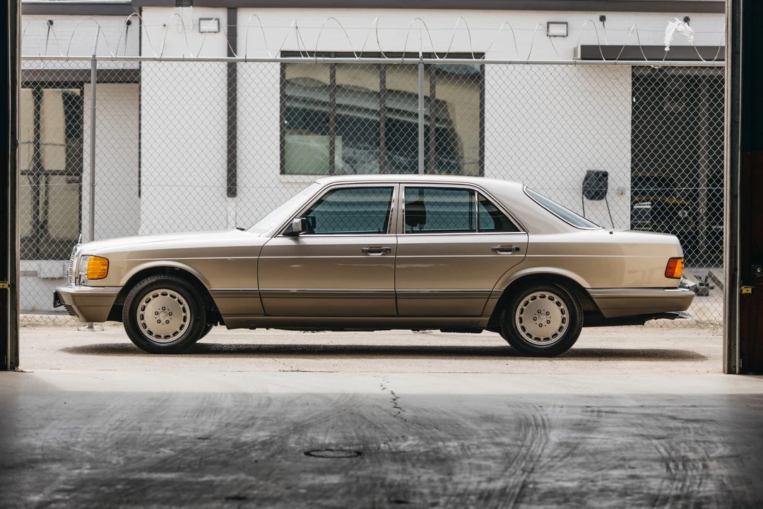 1991 Mercedes-Benz W126 S-Class Sedan - Image 4 of 31