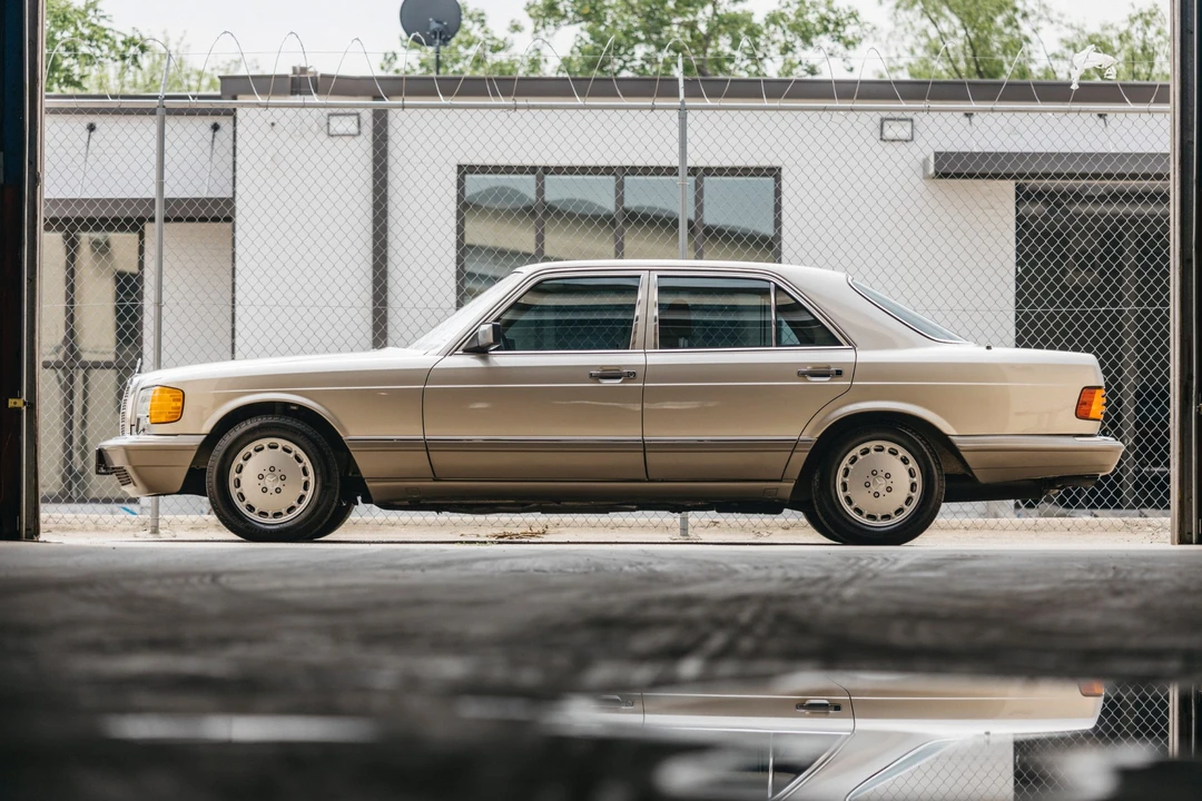 1991 Mercedes-Benz W126 S-Class Sedan - Image 3 of 31