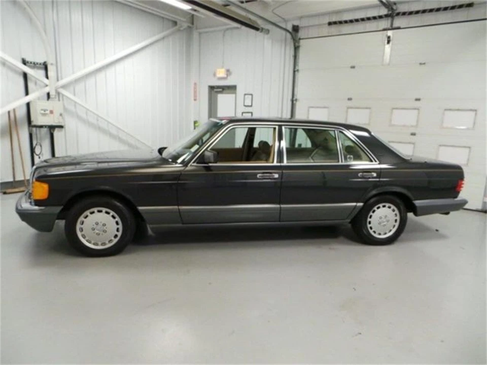 1991 Mercedes-Benz W126 S-Class Sedan - Image 4 of 31