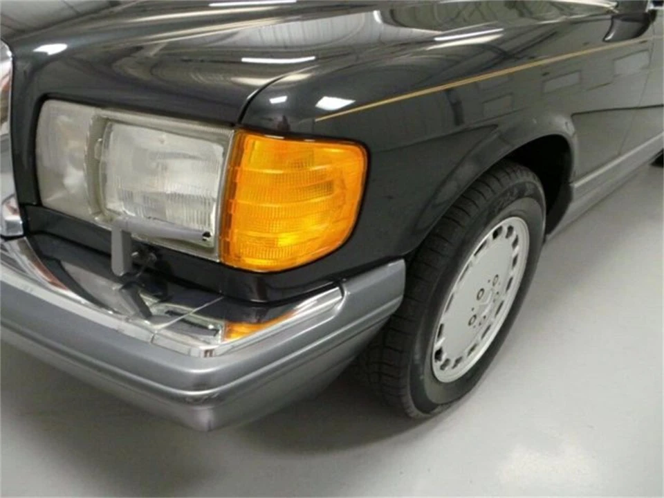 1991 Mercedes-Benz W126 S-Class Sedan - Image 30 of 31