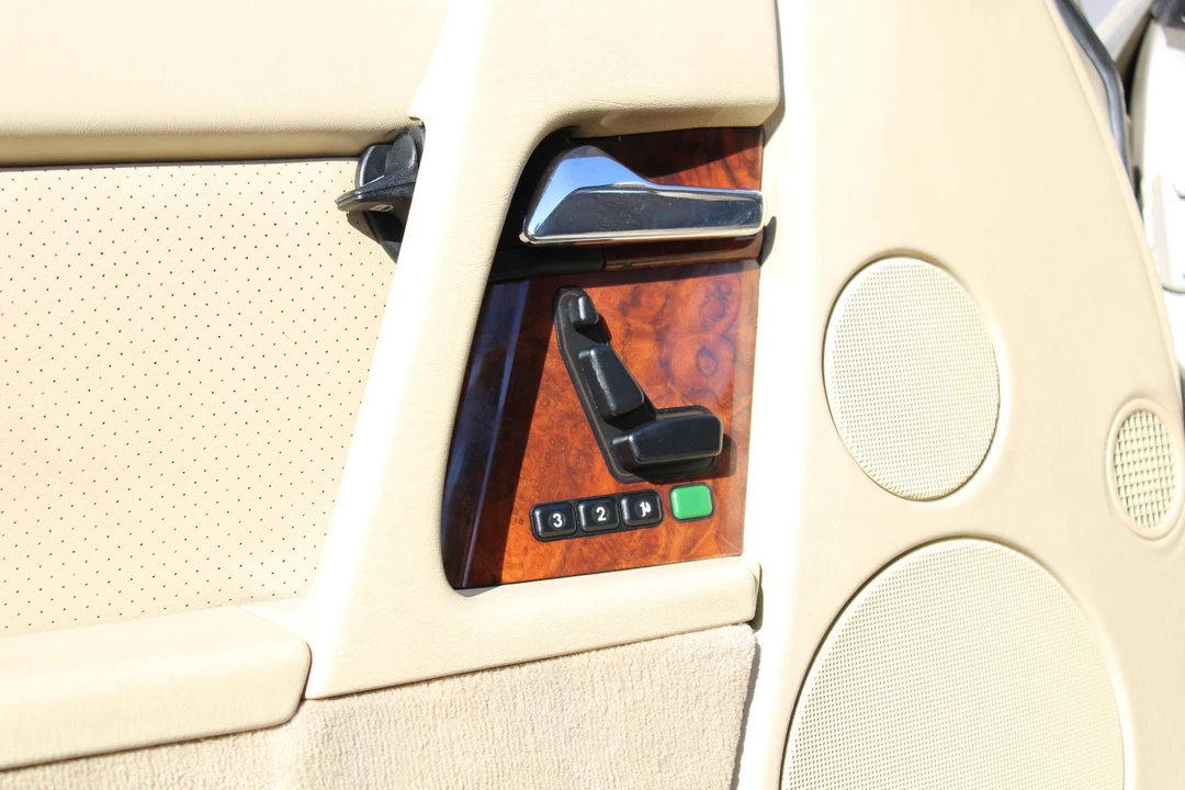 1991 Mercedes-Benz R129 SL-Class - Image 19 of 31