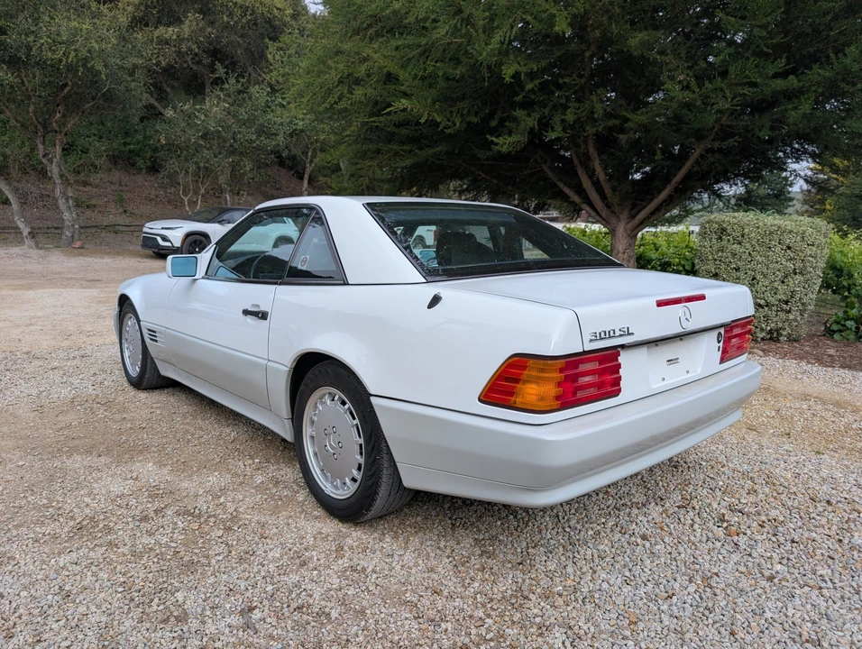 1991 Mercedes-Benz R129 SL-Class - Image 11 of 31