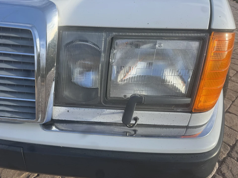 1991 Mercedes-Benz W124 E-Class - Image 9 of 31