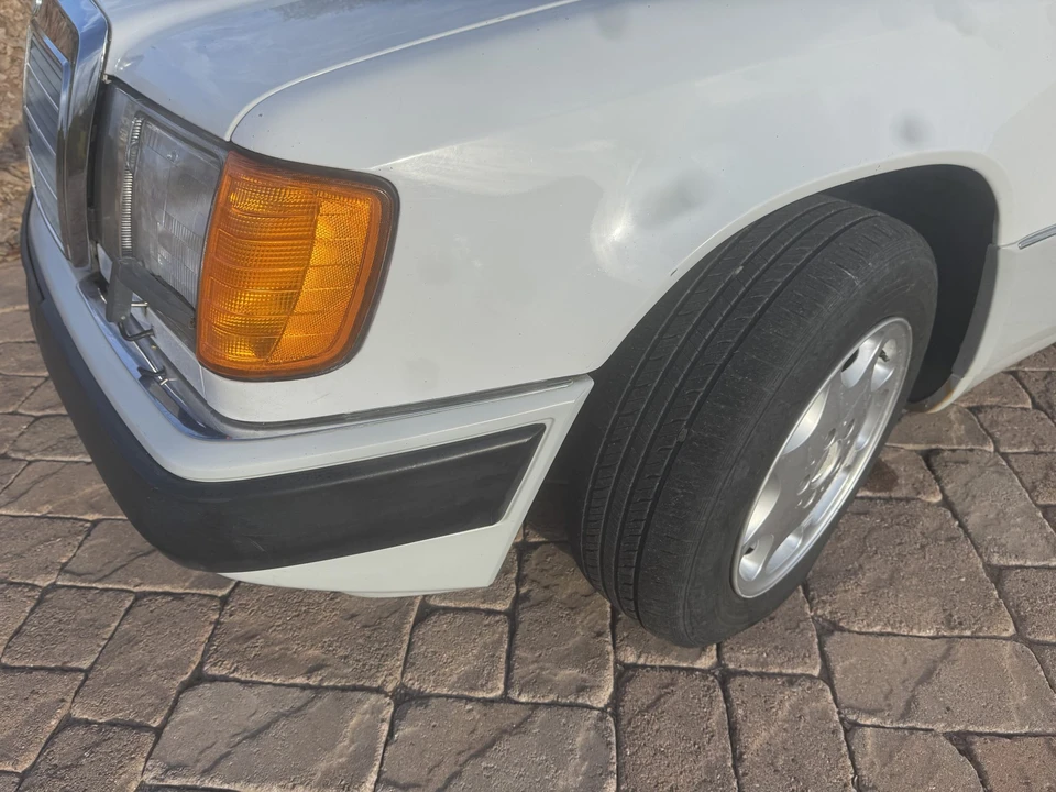 1991 Mercedes-Benz W124 E-Class - Image 14 of 31