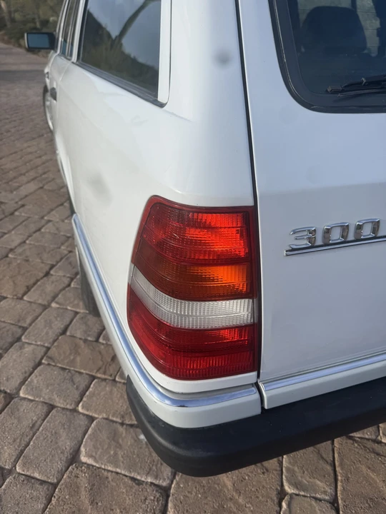 1991 Mercedes-Benz W124 E-Class - Image 24 of 31