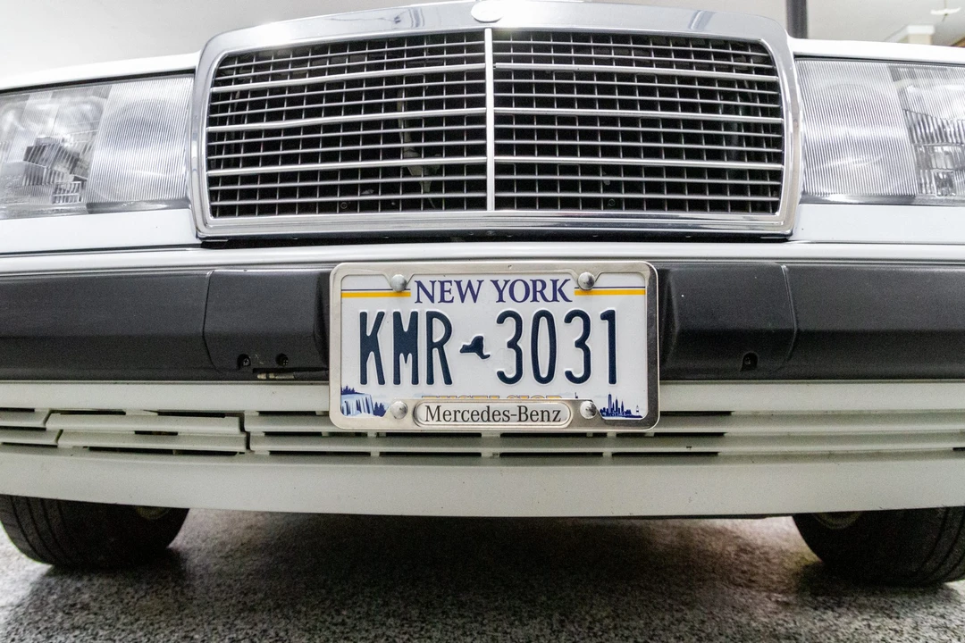 1991 Mercedes-Benz W124 E-Class - Image 9 of 31