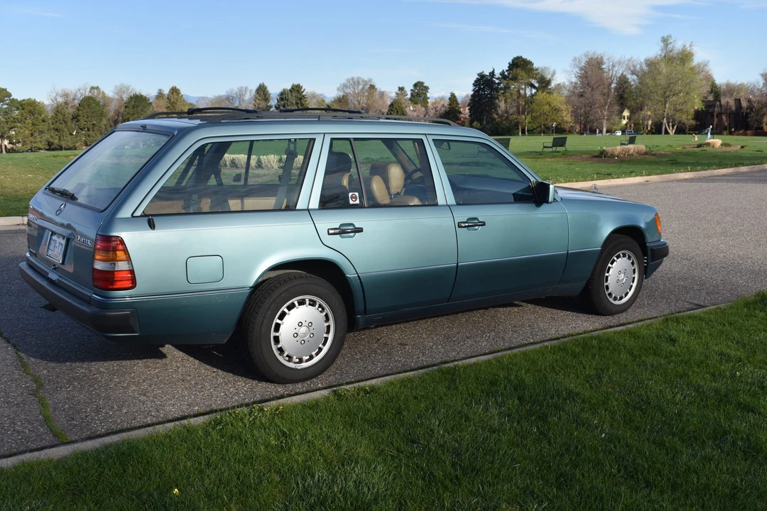 1991 Mercedes-Benz W124 E-Class - Image 3 of 31
