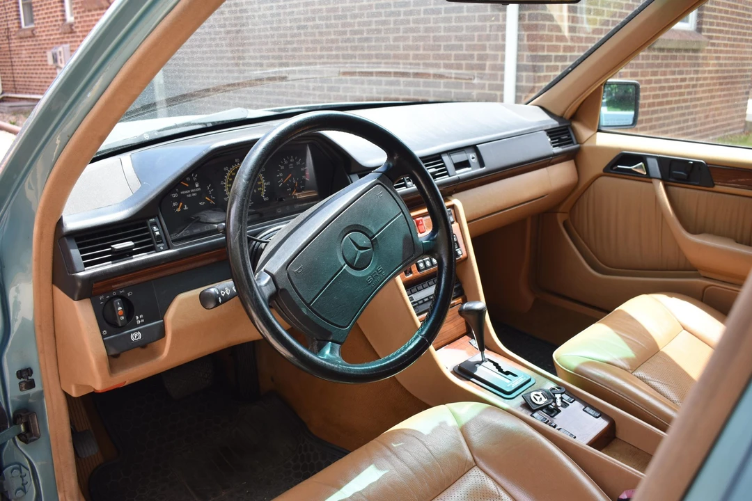 1991 Mercedes-Benz W124 E-Class - Image 31 of 31
