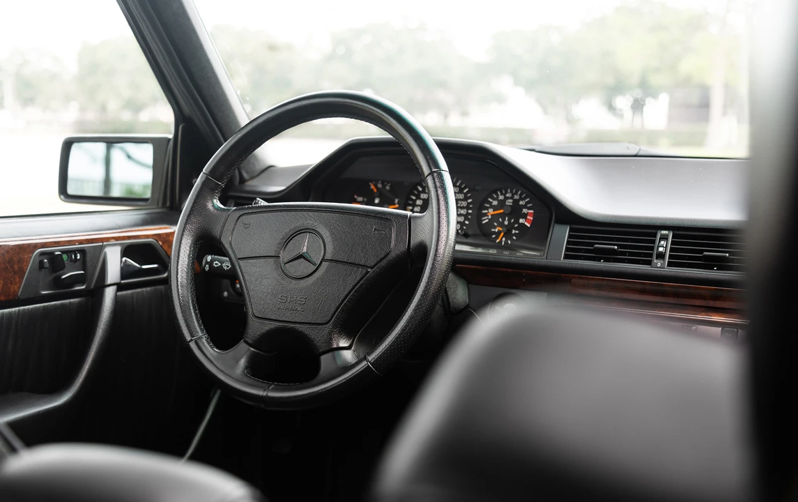 1991 Mercedes-Benz W124 E-Class - Image 17 of 20
