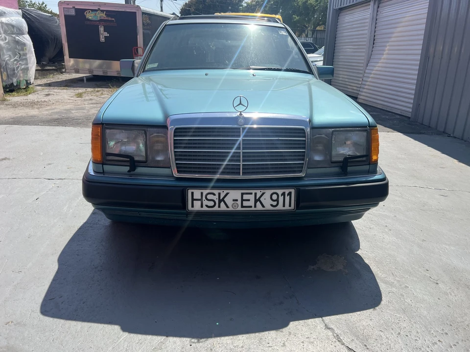 1991 Mercedes-Benz W124 E-Class - Image 12 of 31