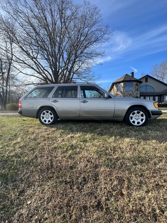 1991 Mercedes-Benz W124 E-Class - Image 9 of 31