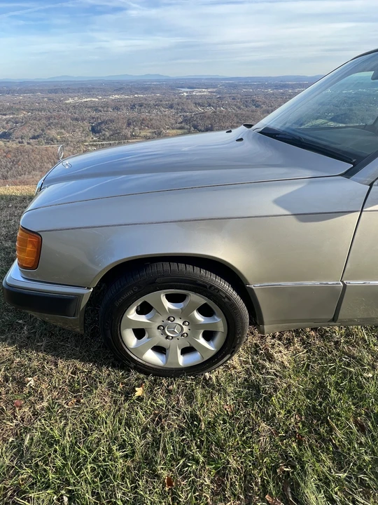 1991 Mercedes-Benz W124 E-Class - Image 22 of 31