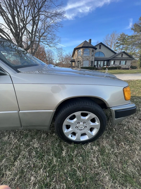 1991 Mercedes-Benz W124 E-Class - Image 29 of 31