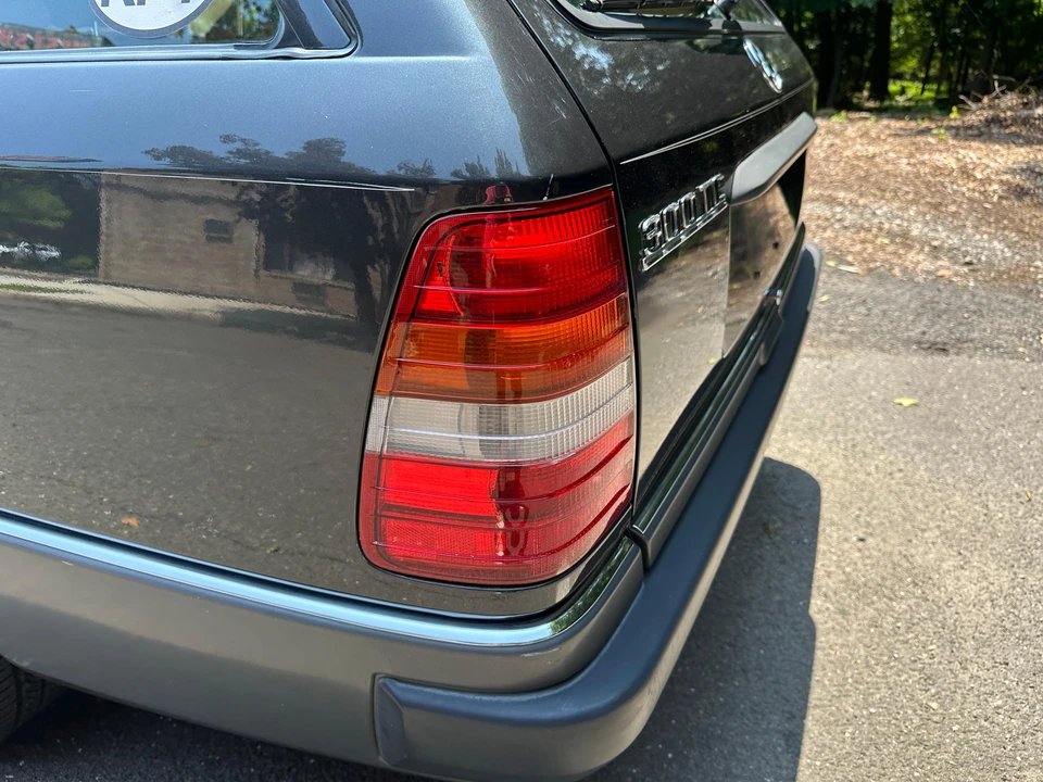 1991 Mercedes-Benz W124 E-Class - Image 27 of 31