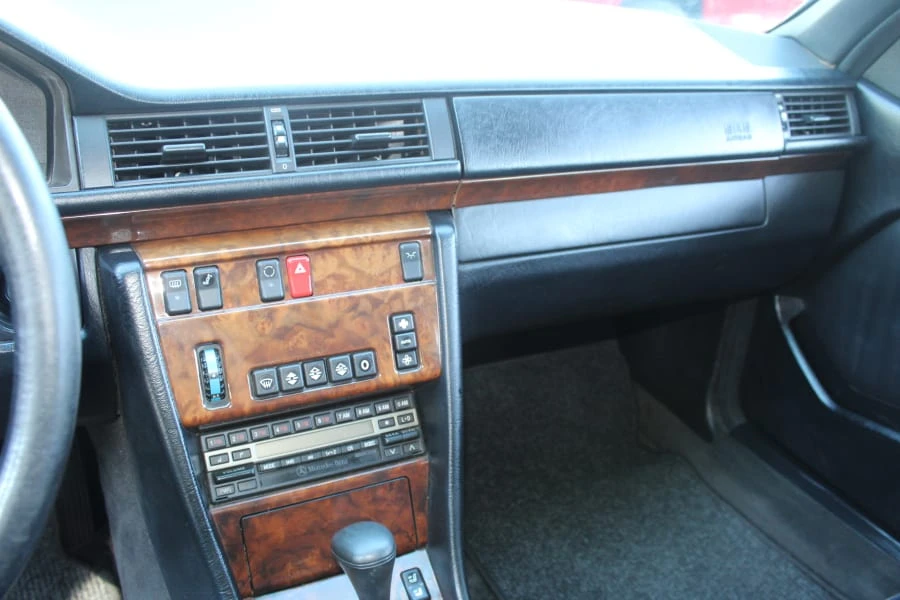 1991 Mercedes-Benz W124 E-Class - Image 8 of 18