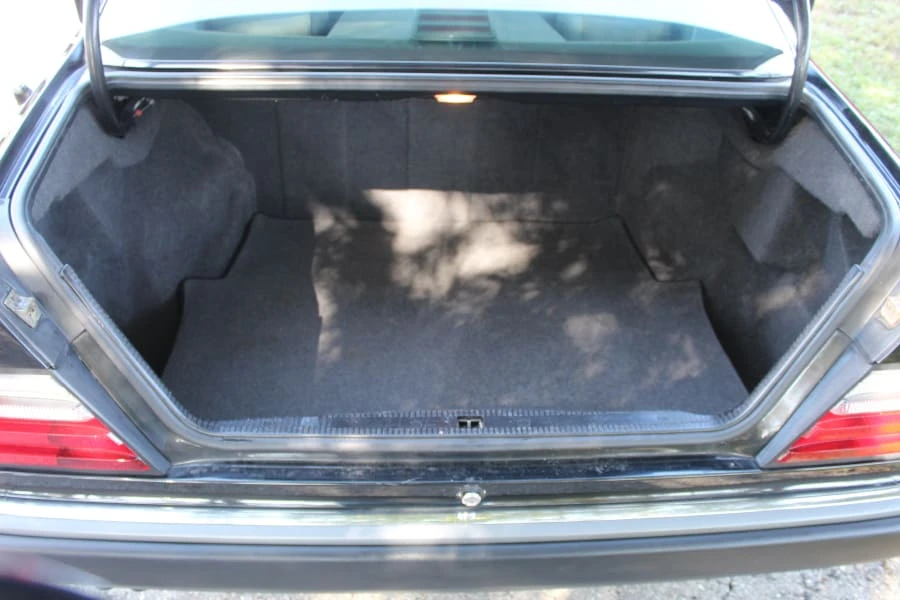 1991 Mercedes-Benz W124 E-Class - Image 12 of 18
