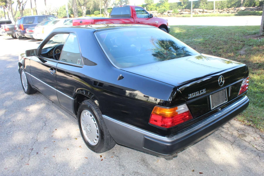 1991 Mercedes-Benz W124 E-Class - Image 14 of 18