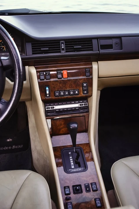 1991 Mercedes-Benz W124 E-Class - Image 13 of 20