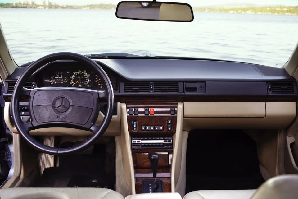 1991 Mercedes-Benz W124 E-Class - Image 12 of 20