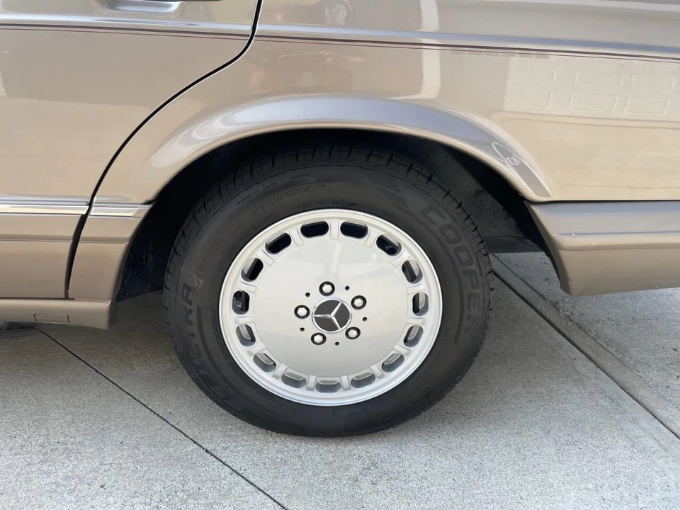 1991 Mercedes-Benz W124 E-Class - Image 19 of 31