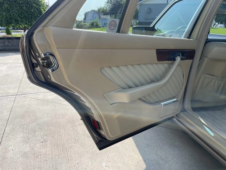 1991 Mercedes-Benz W124 E-Class - Image 24 of 31