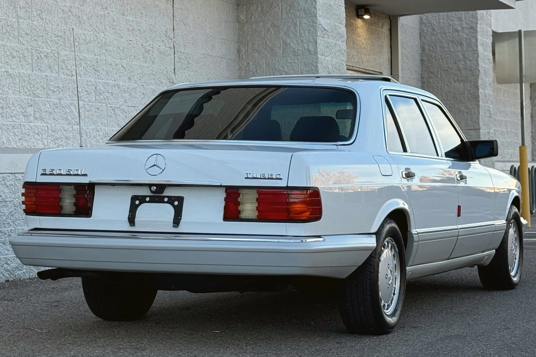 1991 Mercedes-Benz W126 S-Class Sedan - Image 4 of 31
