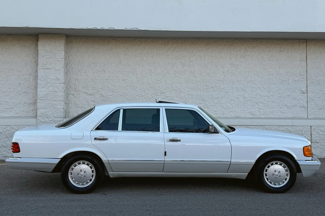 1991 Mercedes-Benz W126 S-Class Sedan - Image 3 of 31