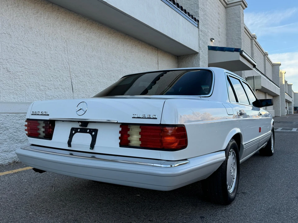 1991 Mercedes-Benz W126 S-Class Sedan - Image 23 of 31