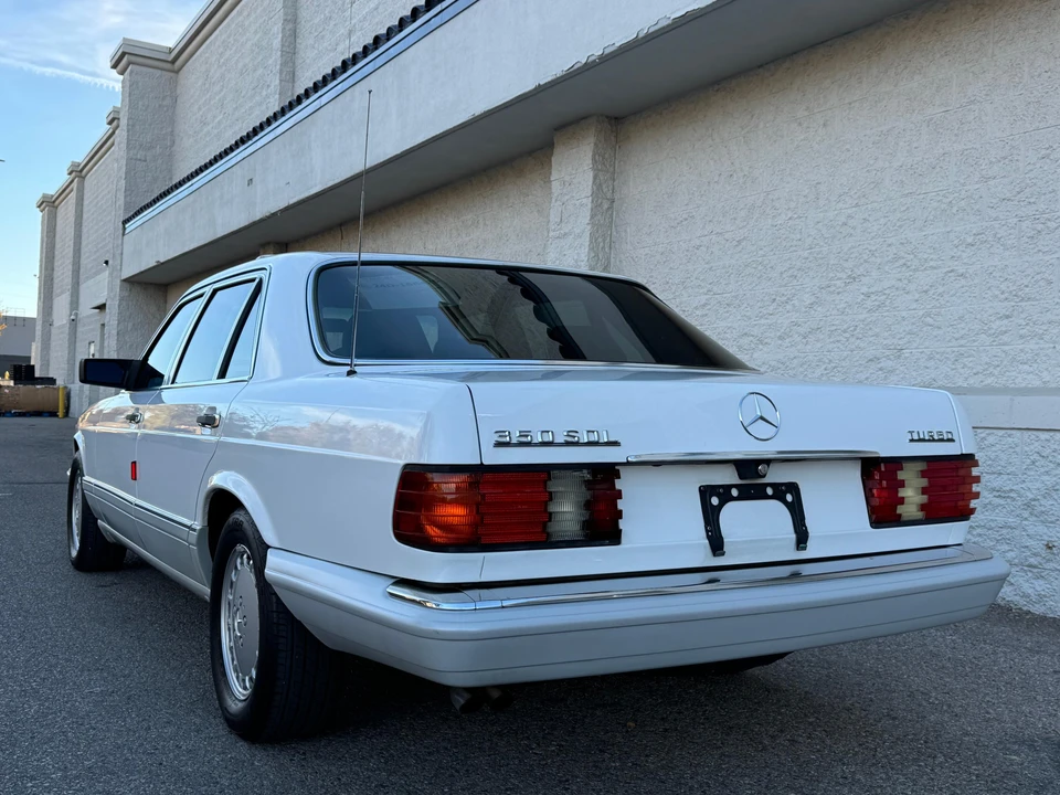 1991 Mercedes-Benz W126 S-Class Sedan - Image 17 of 31