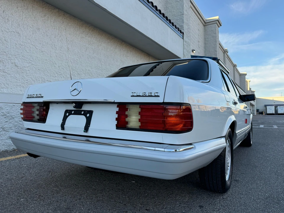 1991 Mercedes-Benz W126 S-Class Sedan - Image 24 of 31