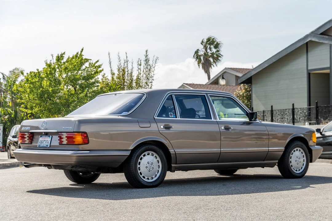 1991 Mercedes-Benz W126 S-Class Sedan - Image 17 of 31
