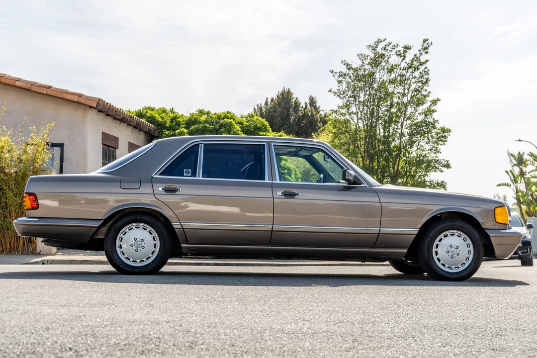 1991 Mercedes-Benz W126 S-Class Sedan - Image 18 of 31