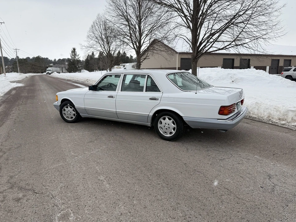 1991 Mercedes-Benz W126 S-Class Sedan - Image 2 of 31