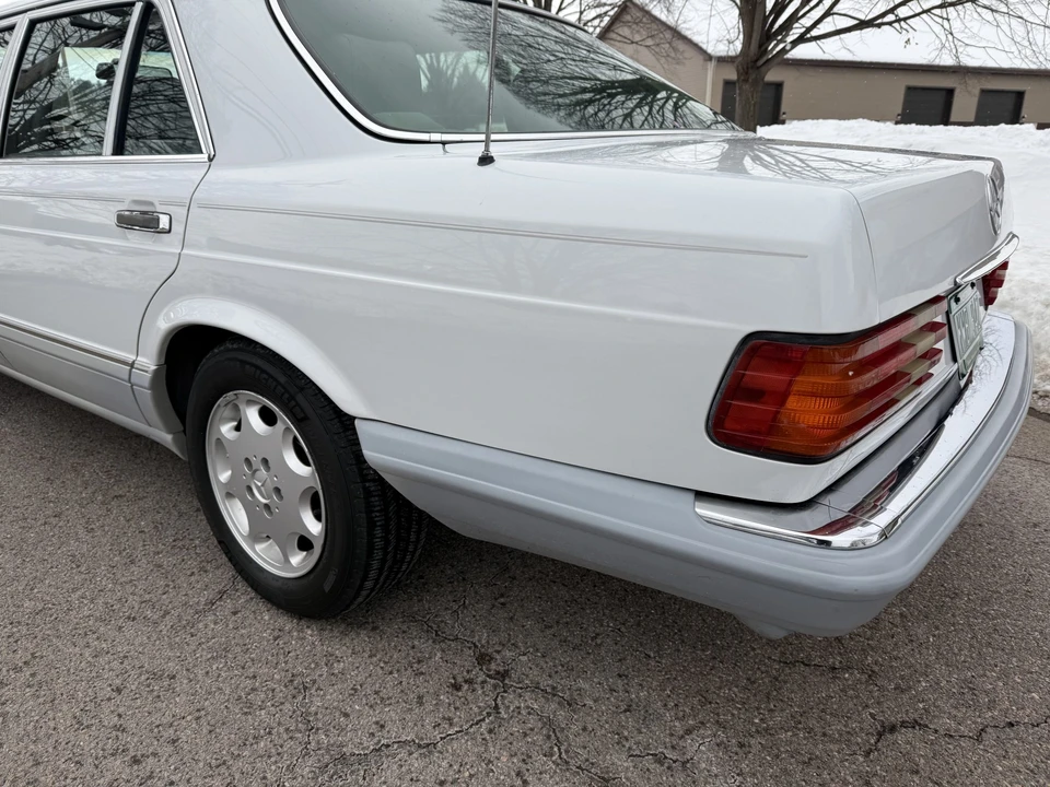 1991 Mercedes-Benz W126 S-Class Sedan - Image 17 of 31