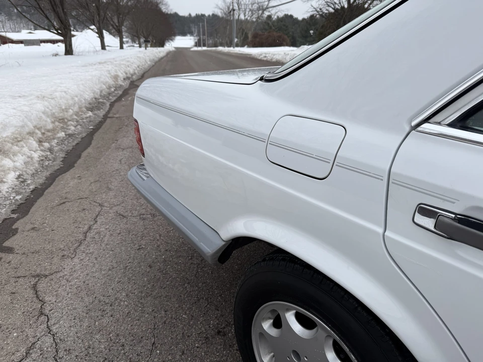 1991 Mercedes-Benz W126 S-Class Sedan - Image 18 of 31