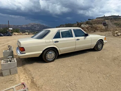 1991 Mercedes-Benz 400 SEL Sedan 4D