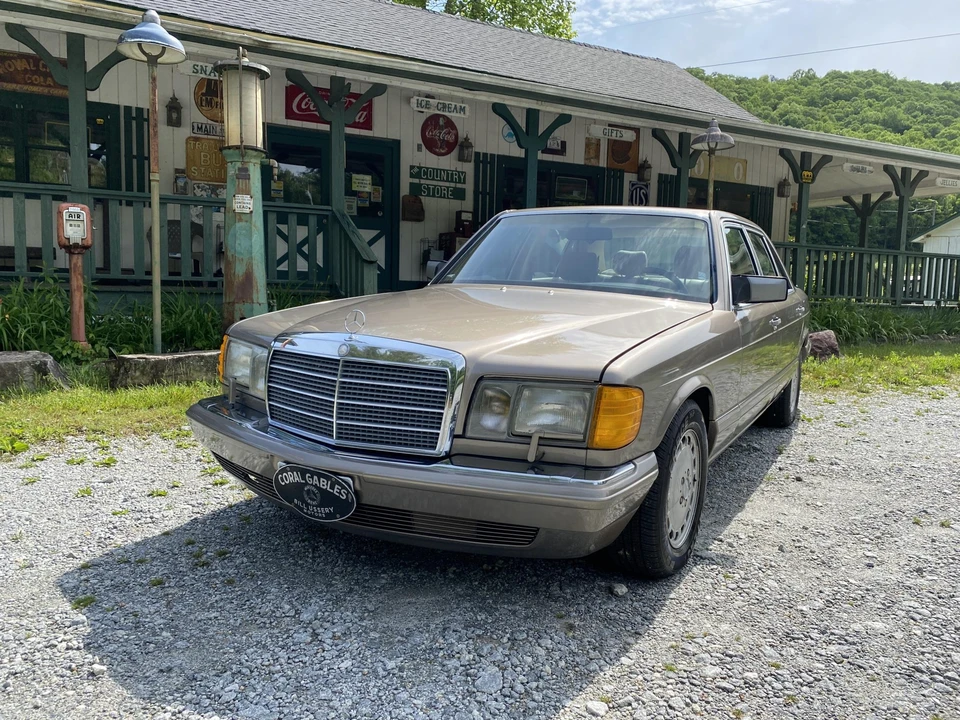 1991 Mercedes-Benz W126 S-Class Sedan - Image 2 of 31