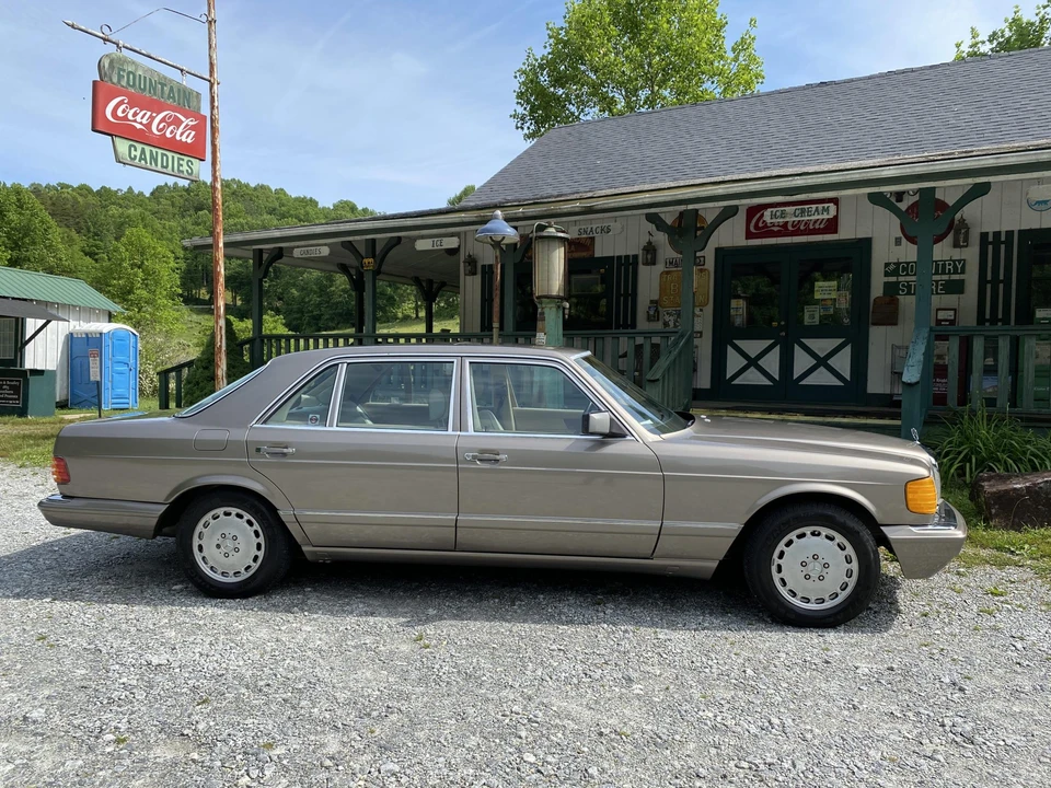 1991 Mercedes-Benz W126 S-Class Sedan - Image 9 of 31