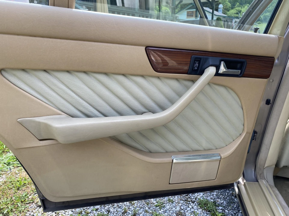 1991 Mercedes-Benz W126 S-Class Sedan - Image 29 of 31