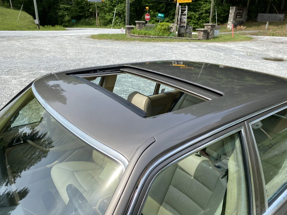 1991 Mercedes-Benz W126 S-Class Sedan - Image 13 of 31