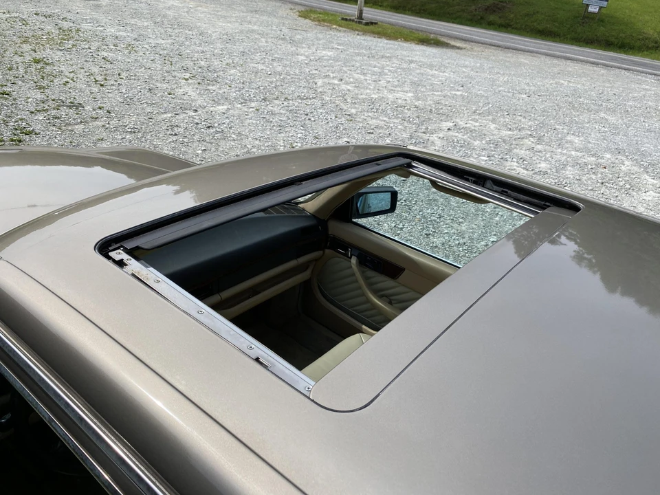 1991 Mercedes-Benz W126 S-Class Sedan - Image 14 of 31