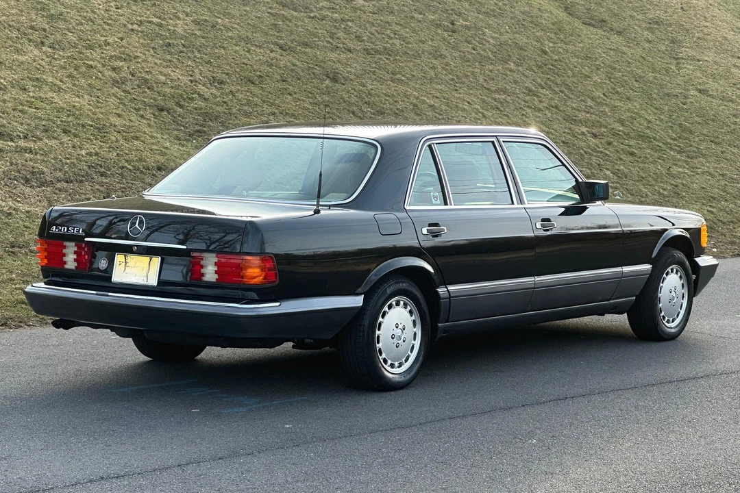 1991 Mercedes-Benz W126 S-Class Sedan - Image 4 of 31