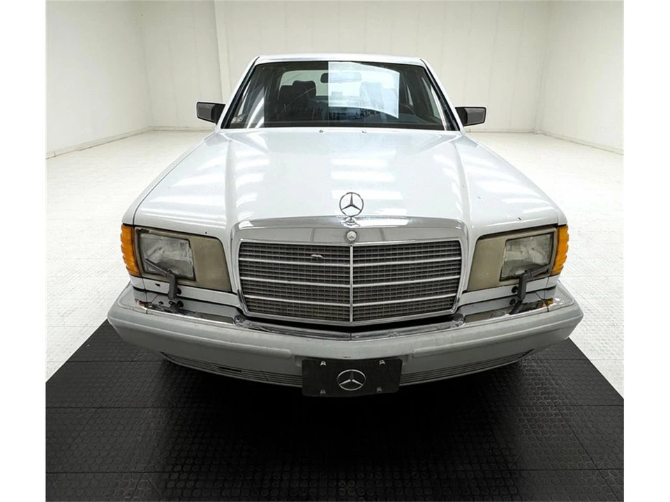 1991 Mercedes-Benz W126 S-Class Sedan - Image 8 of 31