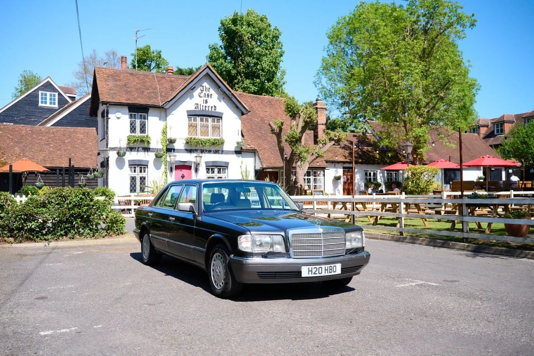 1991 Mercedes-Benz W126 S-Class Sedan - Image 2 of 31