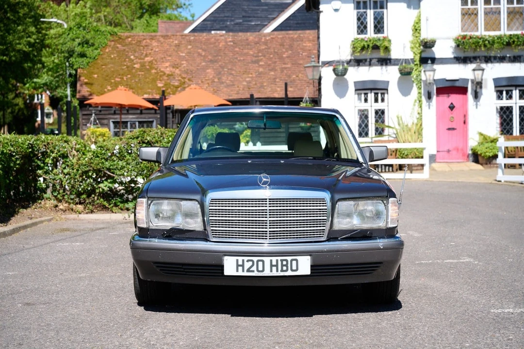 1991 Mercedes-Benz W126 S-Class Sedan - Image 3 of 31