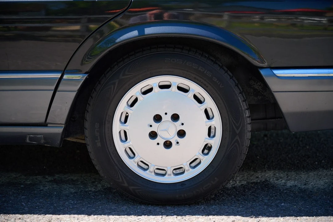 1991 Mercedes-Benz W126 S-Class Sedan - Image 12 of 31