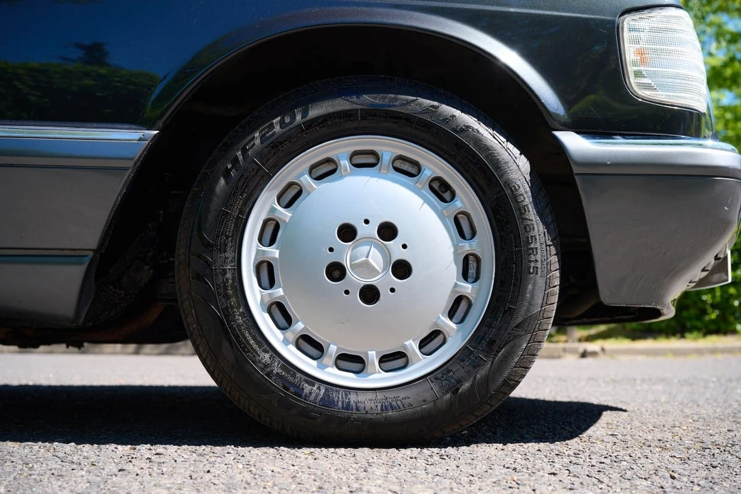 1991 Mercedes-Benz W126 S-Class Sedan - Image 13 of 31