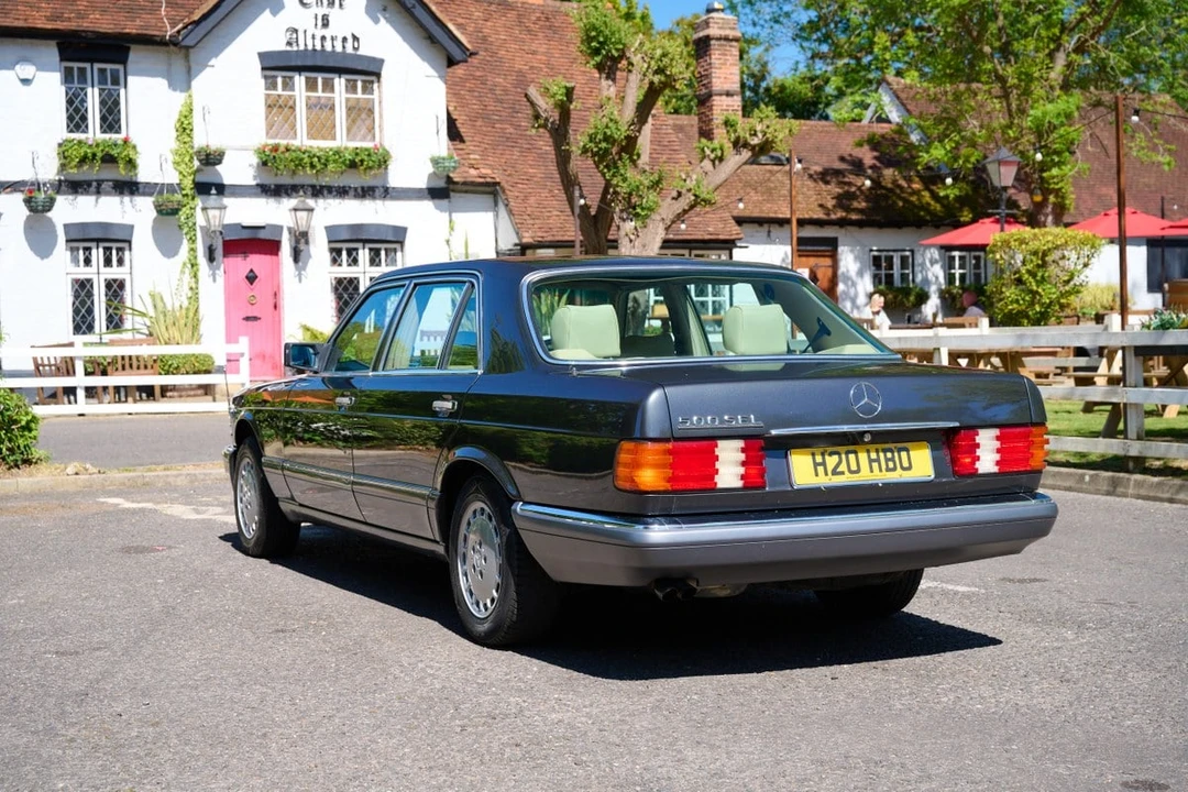 1991 Mercedes-Benz W126 S-Class Sedan - Image 8 of 31