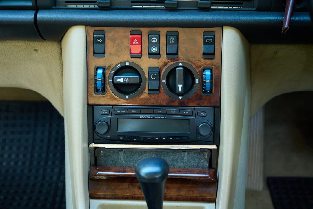 1991 Mercedes-Benz W126 S-Class Sedan - Image 31 of 31