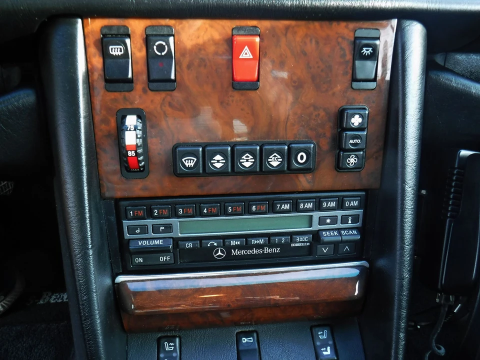 1991 Mercedes-Benz C126 S-Class Coupe - Image 30 of 31